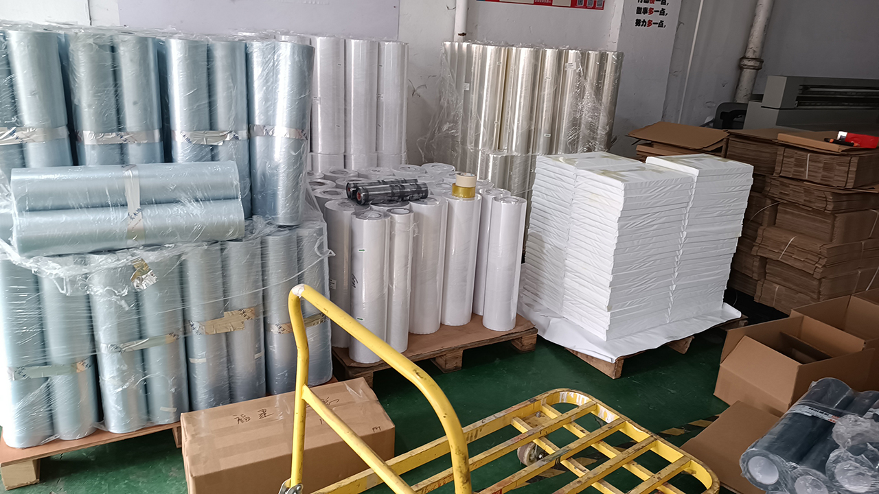 纸质包装材料中的水晶标展示 AB膜工艺的精妙应用